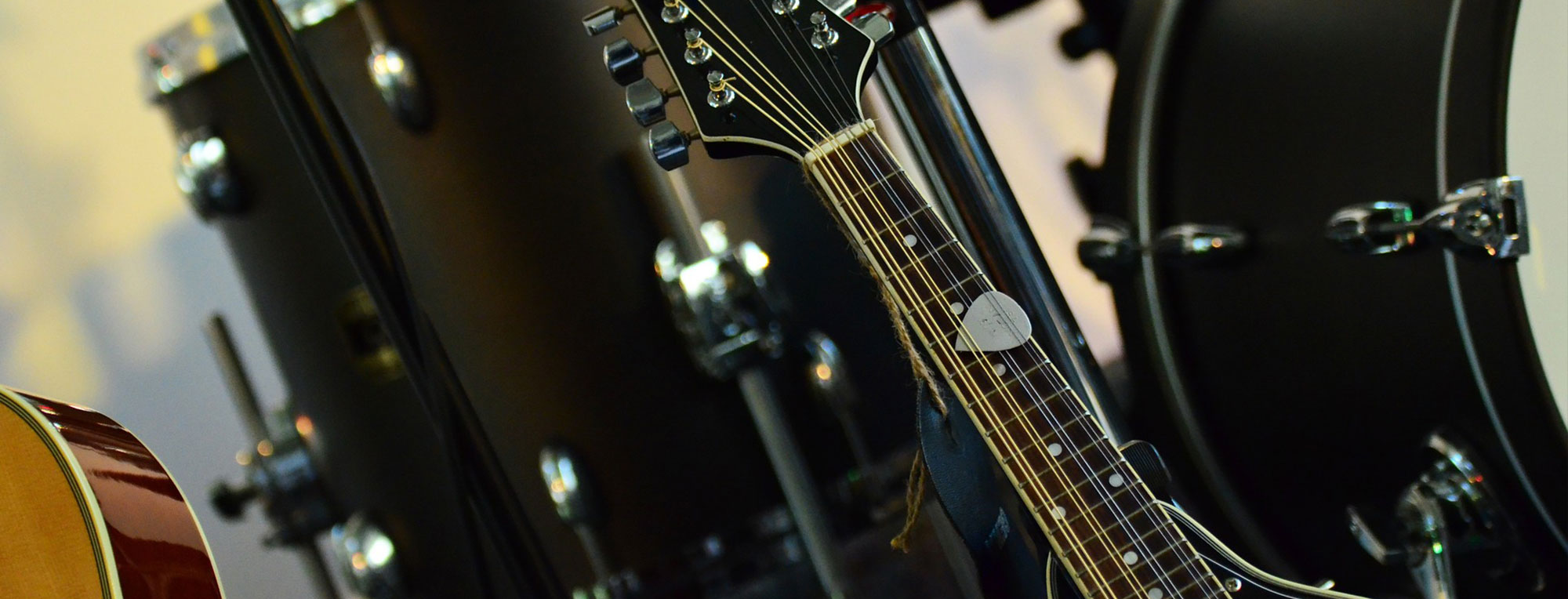 Ultra Stereo FM 98.9